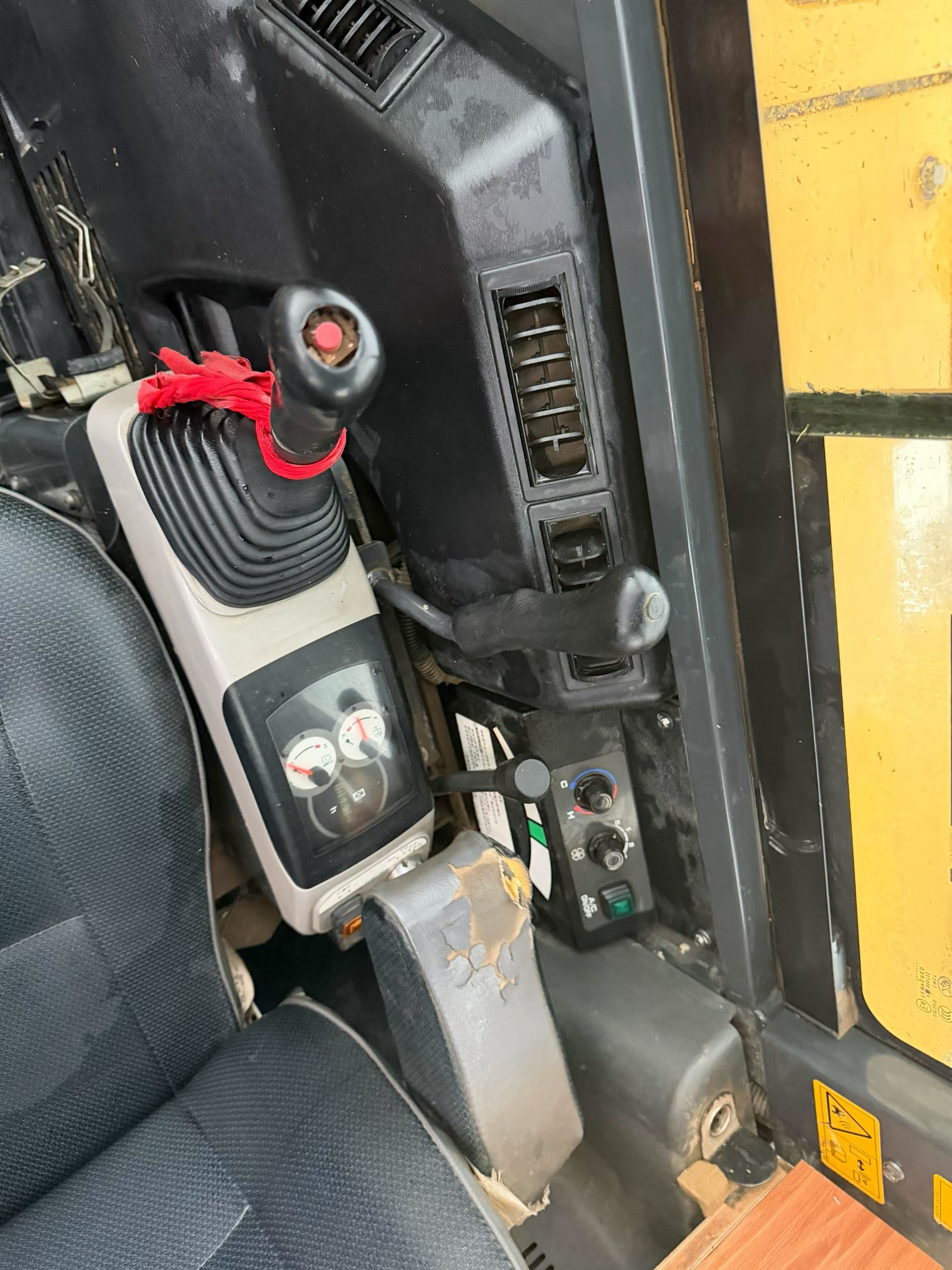 Купить Подержанный Экскаватор Komatsu PC56-7 / 9