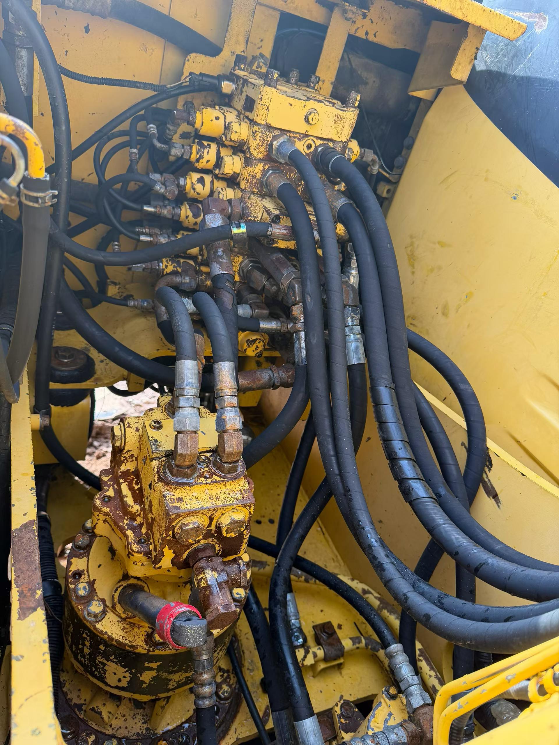 شراء حفارة Komatsu PC130-7 مستعملة / 5