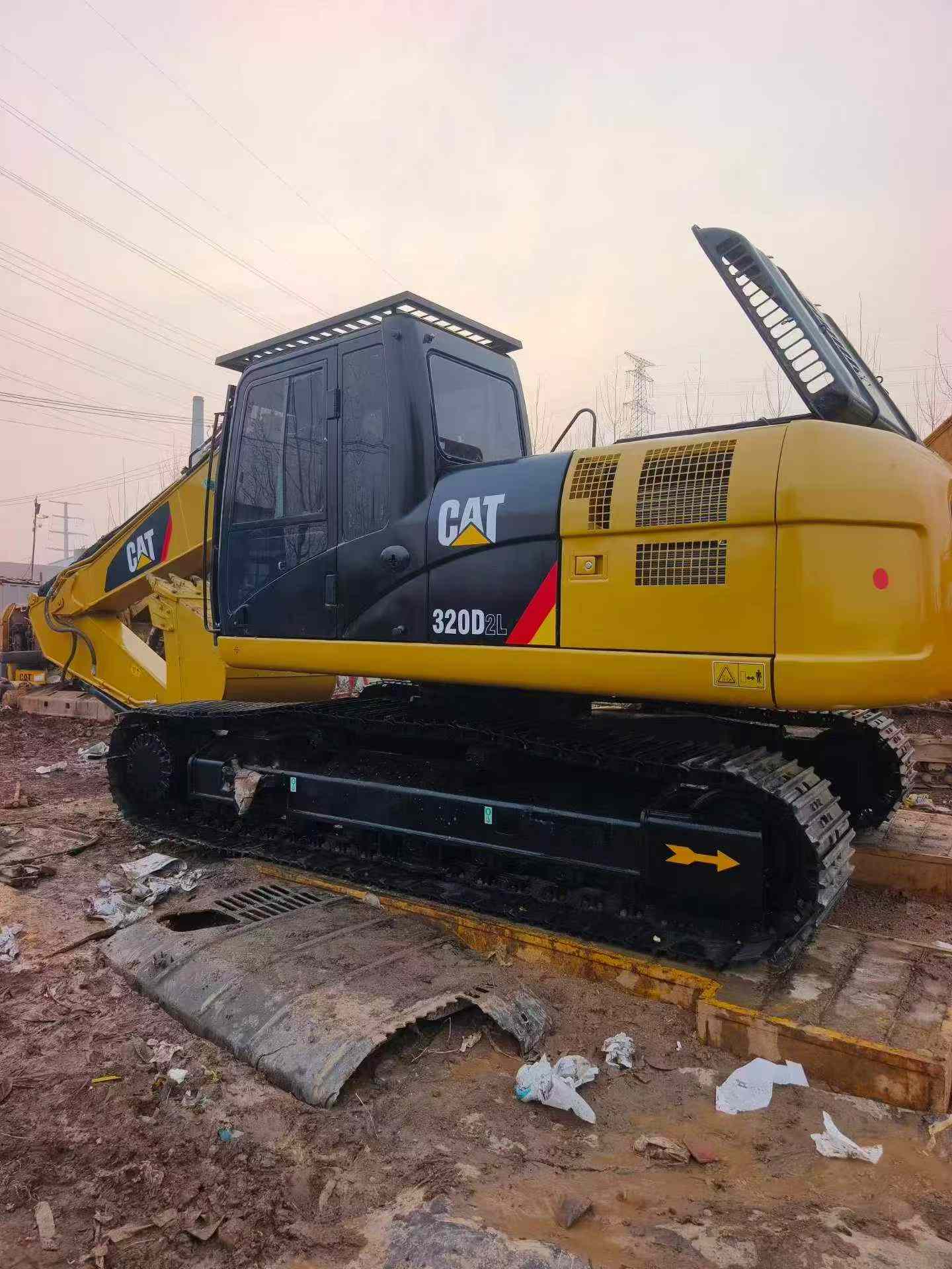 Buy Caterpillar 320D Used Excavator / 7