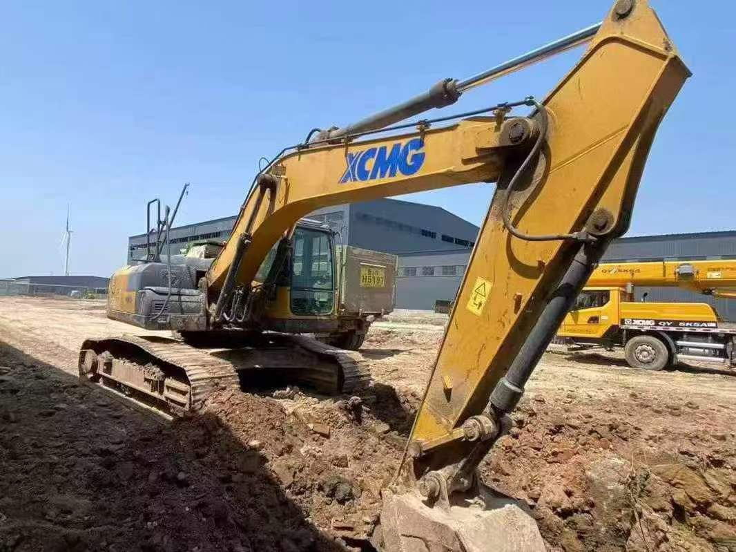 Buy XCMG XE215 Used Excavator / 9