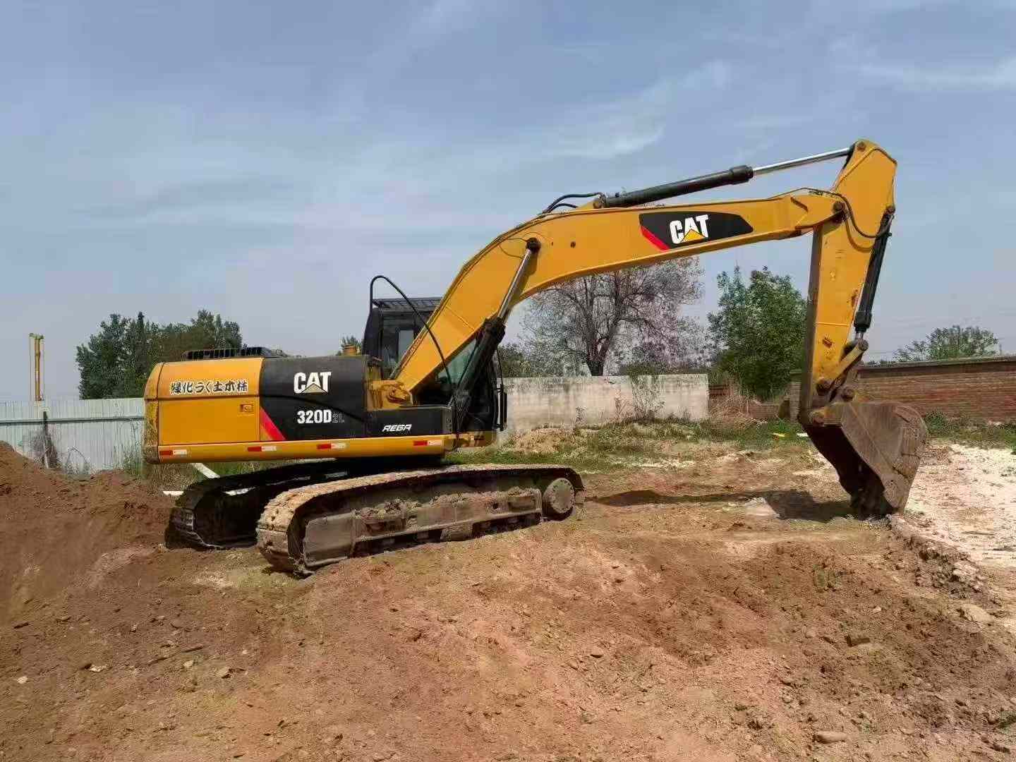 Buy Caterpillar 320D Used Excavator / 3