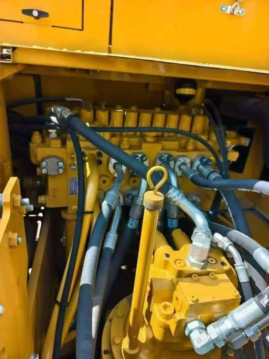 Buy Caterpillar 323 Used Excavator / 8