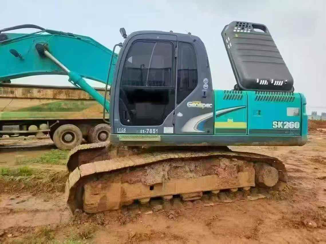 Buy Kobelco SK200-2 Used Excavator / 2