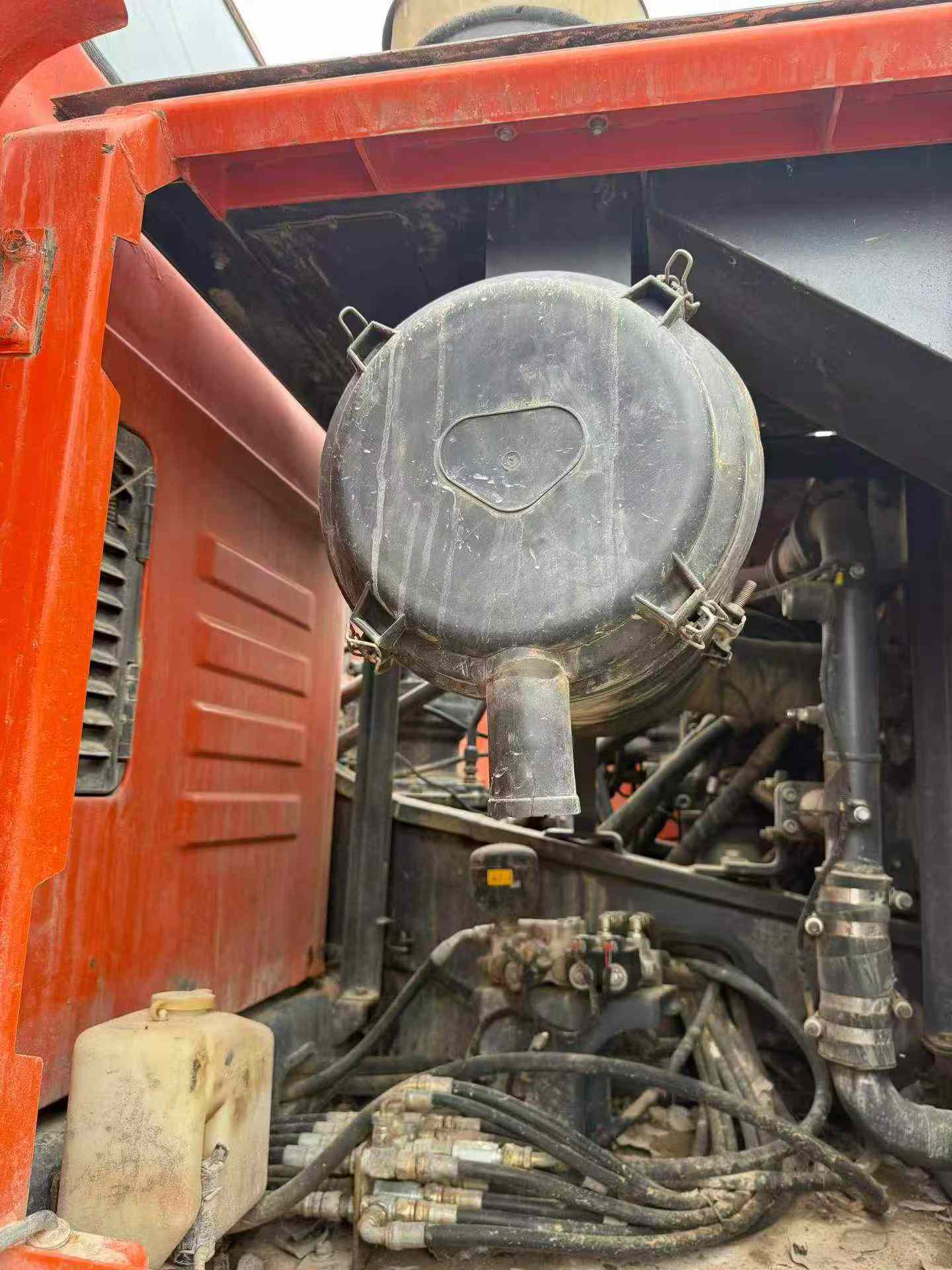 Buy Doosan DX260LC-9C Used Excavator / 8