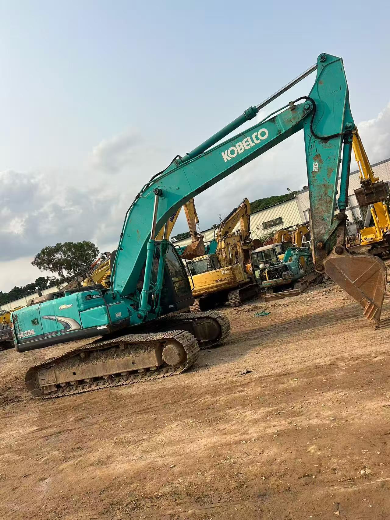 Buy Kobelco SK200-8 Used Excavator / 2