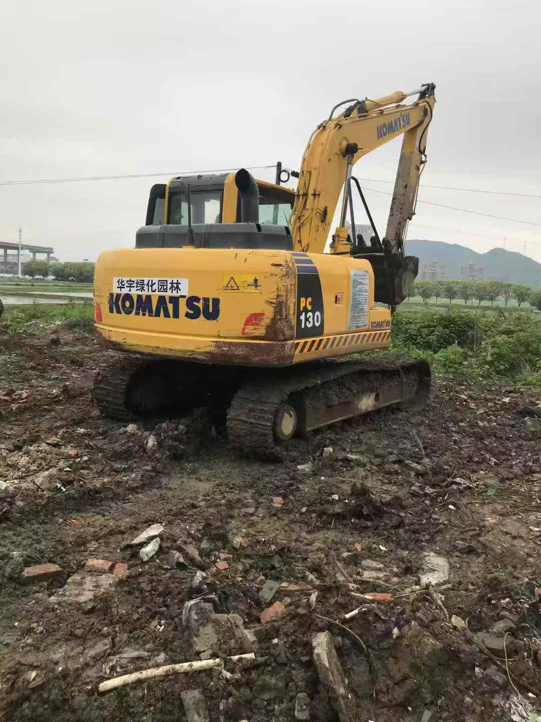 Buy Komatsu PC130-8 Used Excavator / 3