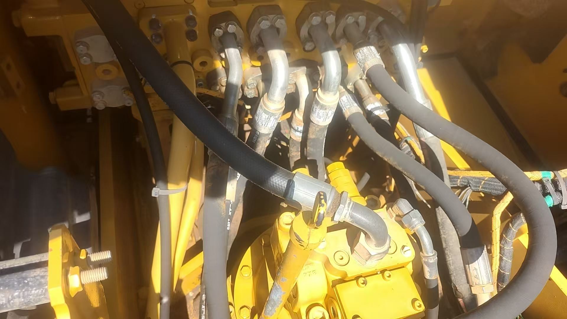 Buy Caterpillar 320A Used Excavator / 2