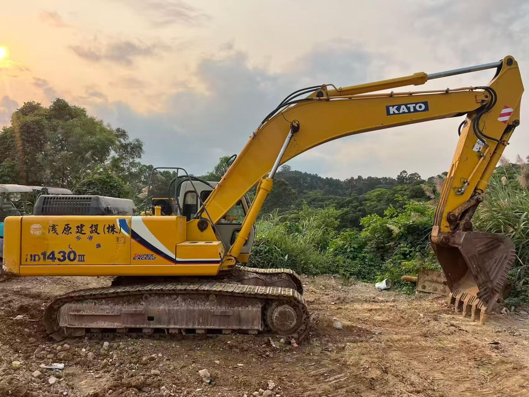 Buy Kato HD1430-7 Used Excavator / 2