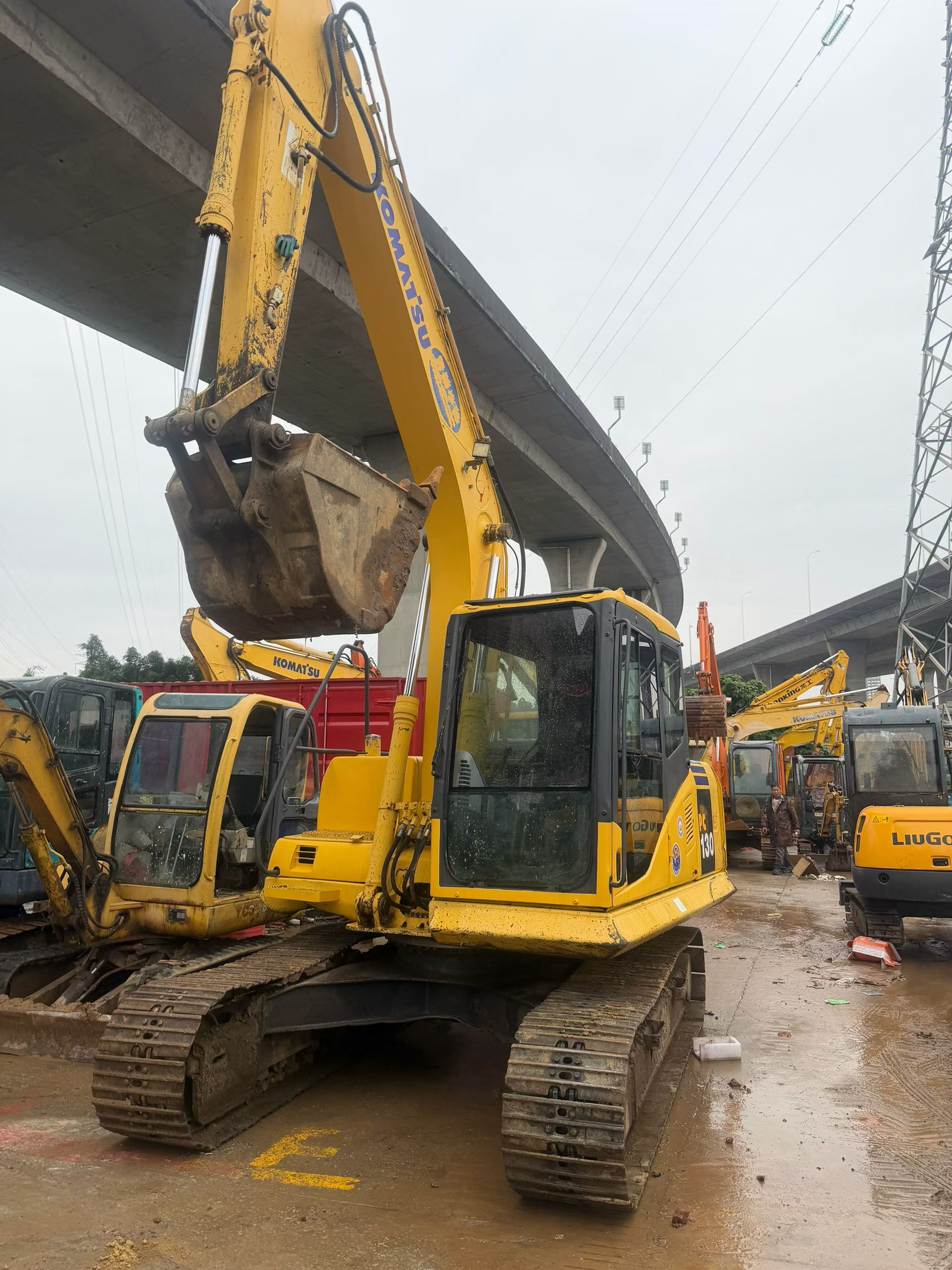 Buy Komatsu PC130-7 Used Excavator / 6
