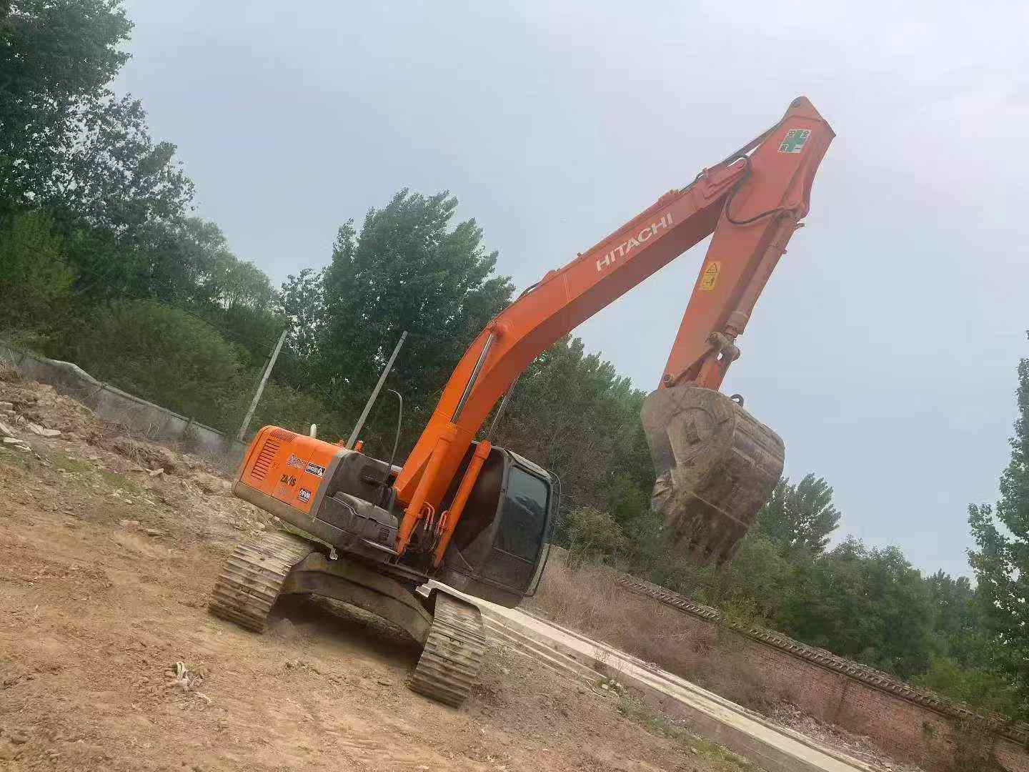 Buy Hitachi EX200 Used Excavator / 4