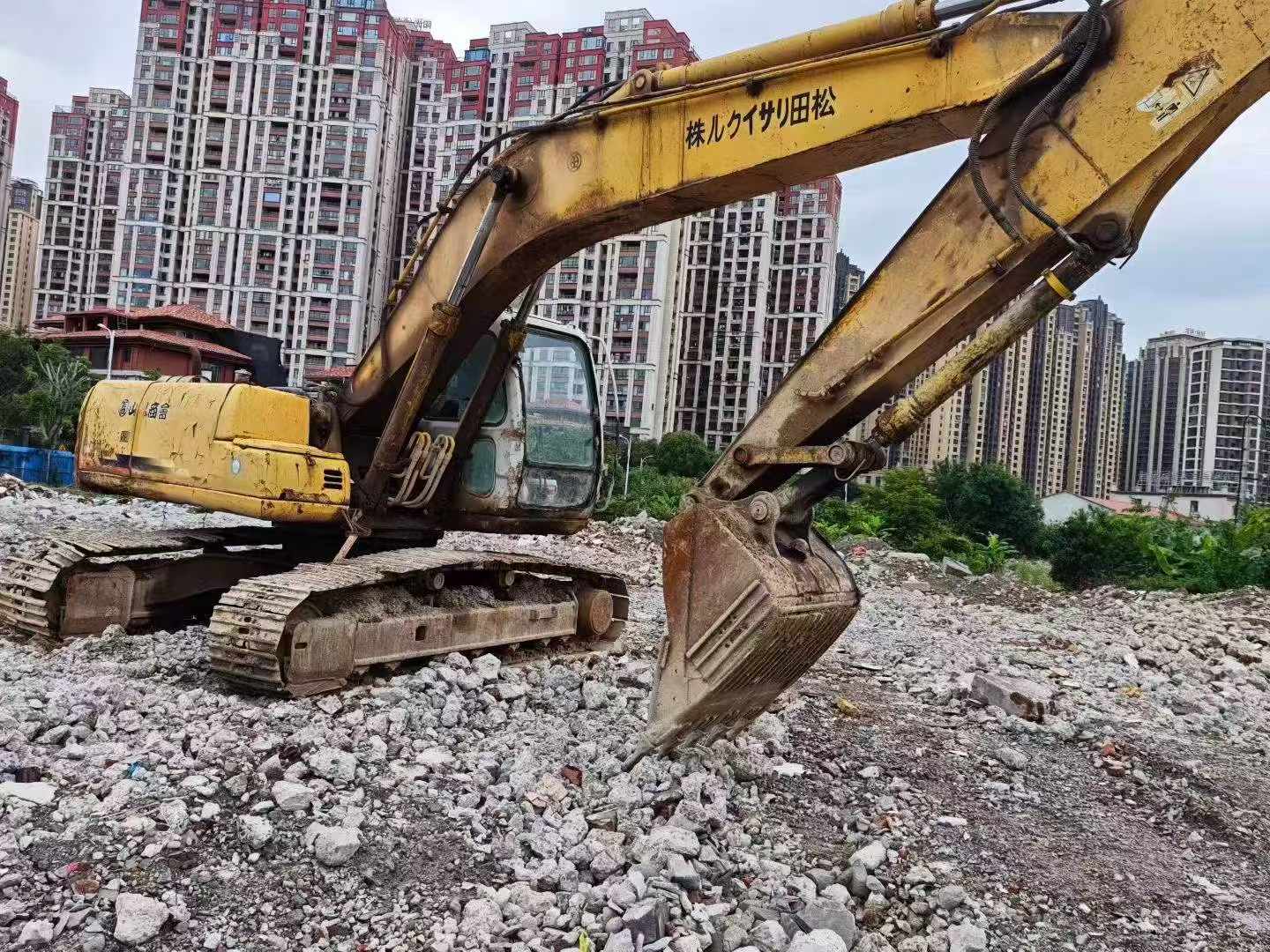 Buy Sumitomo SH200-3 Used Excavator / 5