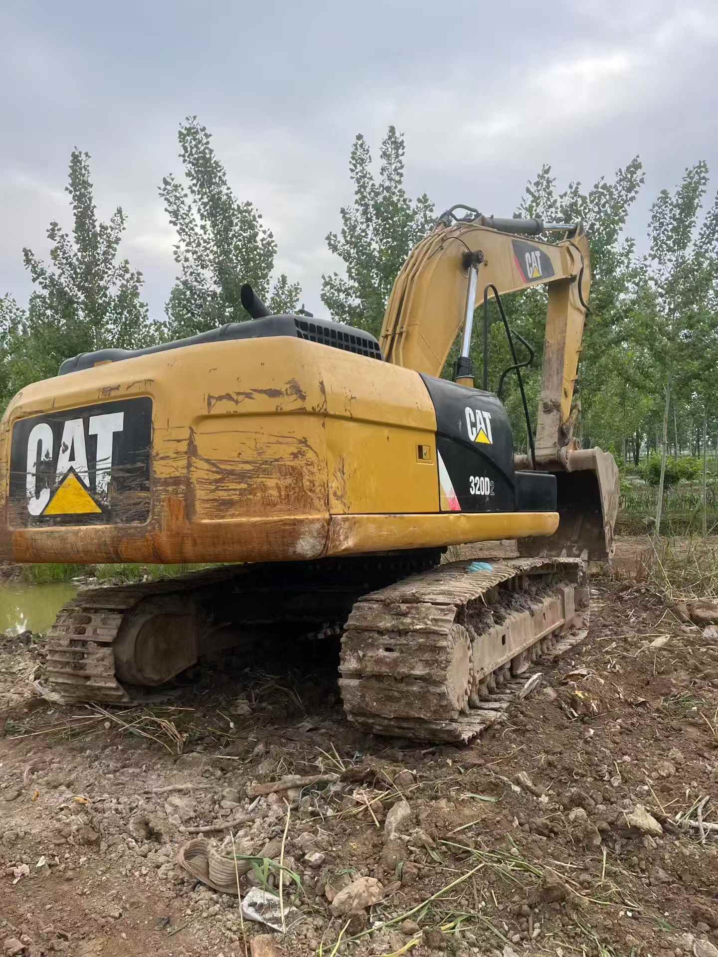 Buy Caterpillar 320D Used Excavator / 4