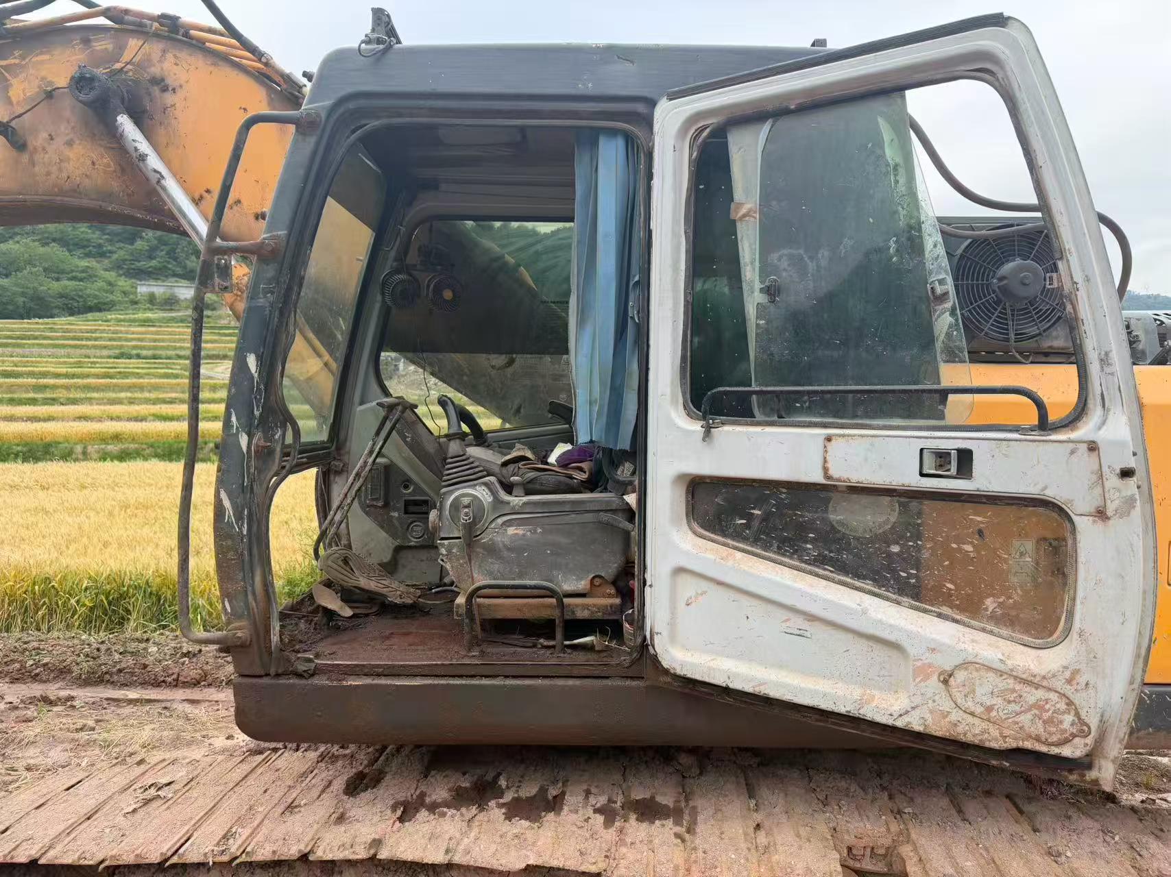 Buy Hyundai R215-7 Used Excavator / 4