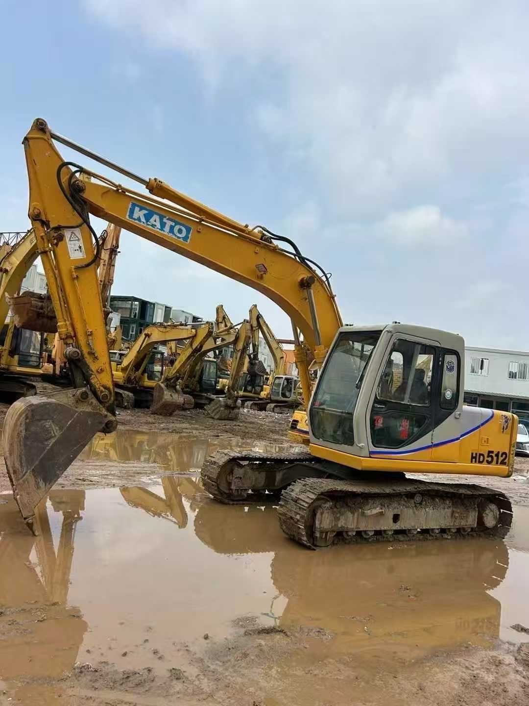 Buy Kato HD512-6 Used Excavator / 9