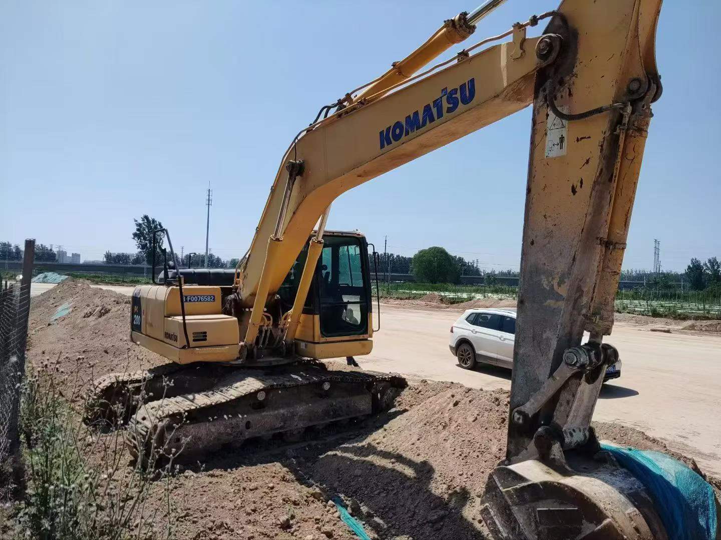 Buy Komatsu PC200 Used Excavator / 3