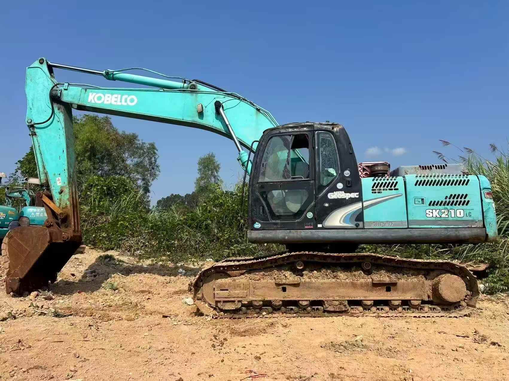 Buy Kobelco SK200-8 Used Excavator / 4
