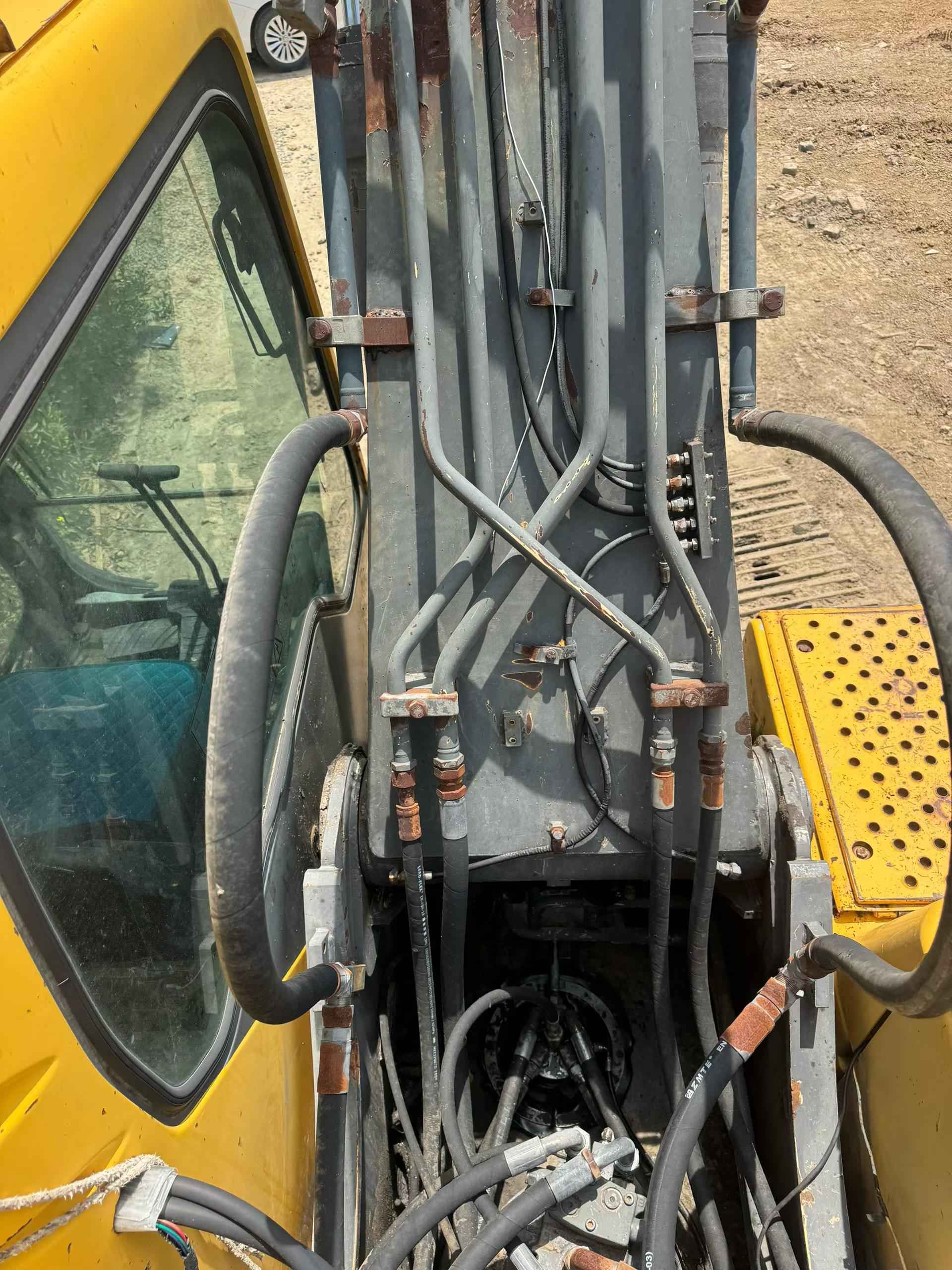 Buy Volvo EC210B Used Excavator / 4
