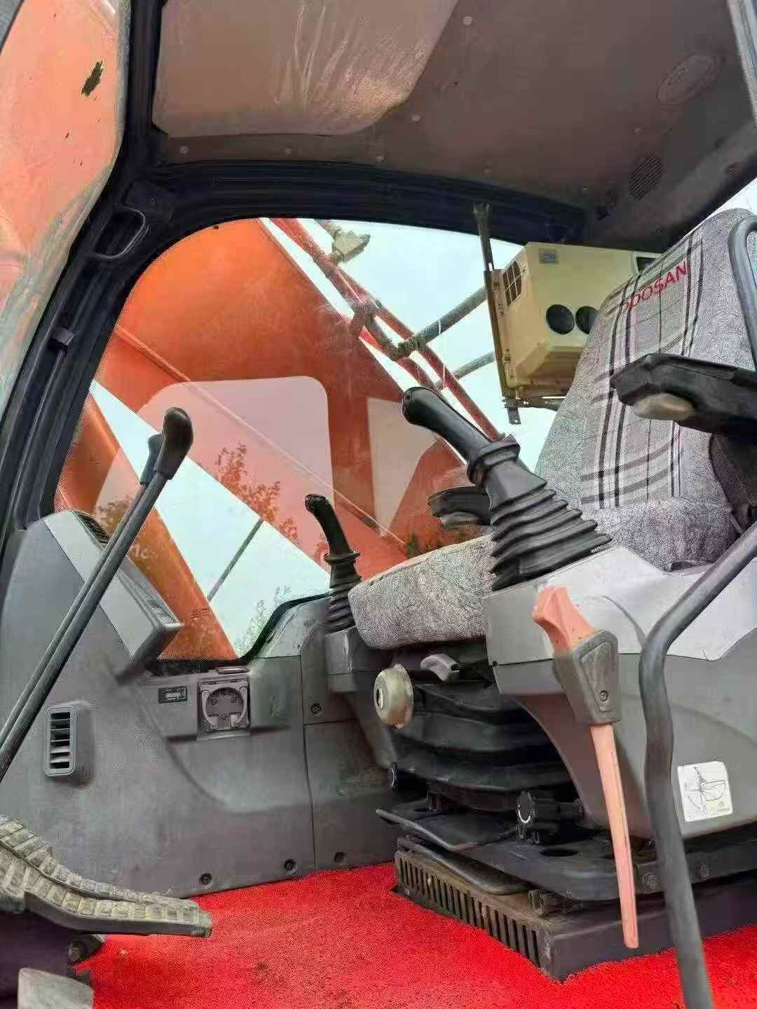 Buy Doosan DX260LC Used Excavator / 5