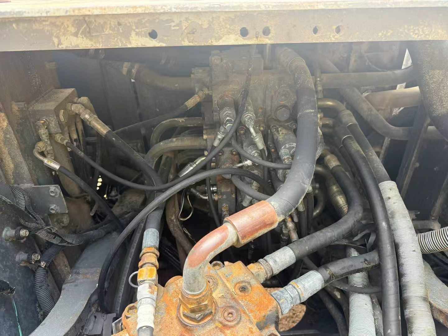 Buy Sumitomo SH200A5 Used Excavator / 2