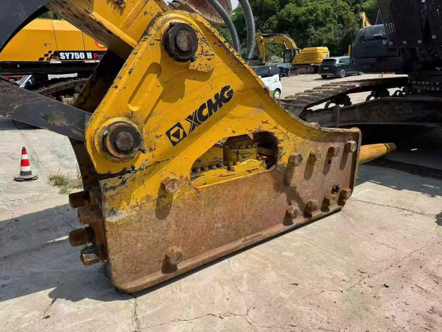 Buy XCMG XE600DK Used Excavator / 9