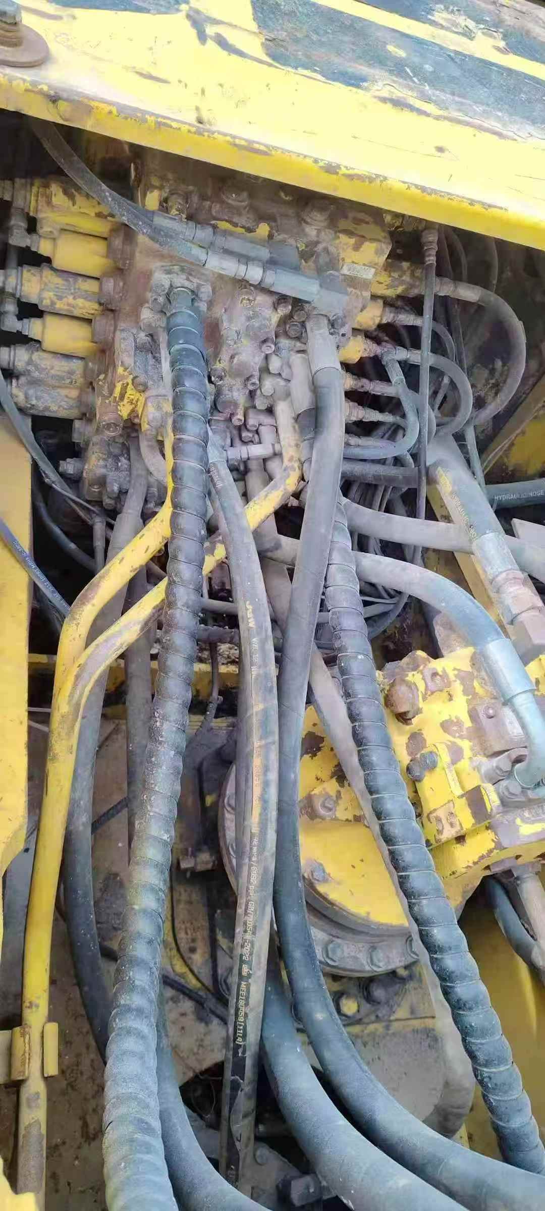 Buy Komatsu PC200-7 Used Excavator / 8