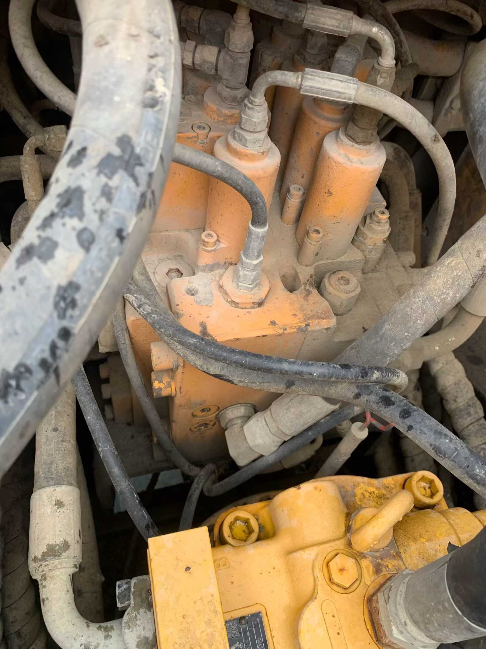 Buy Hyundai R215-7 Used Excavator / 2