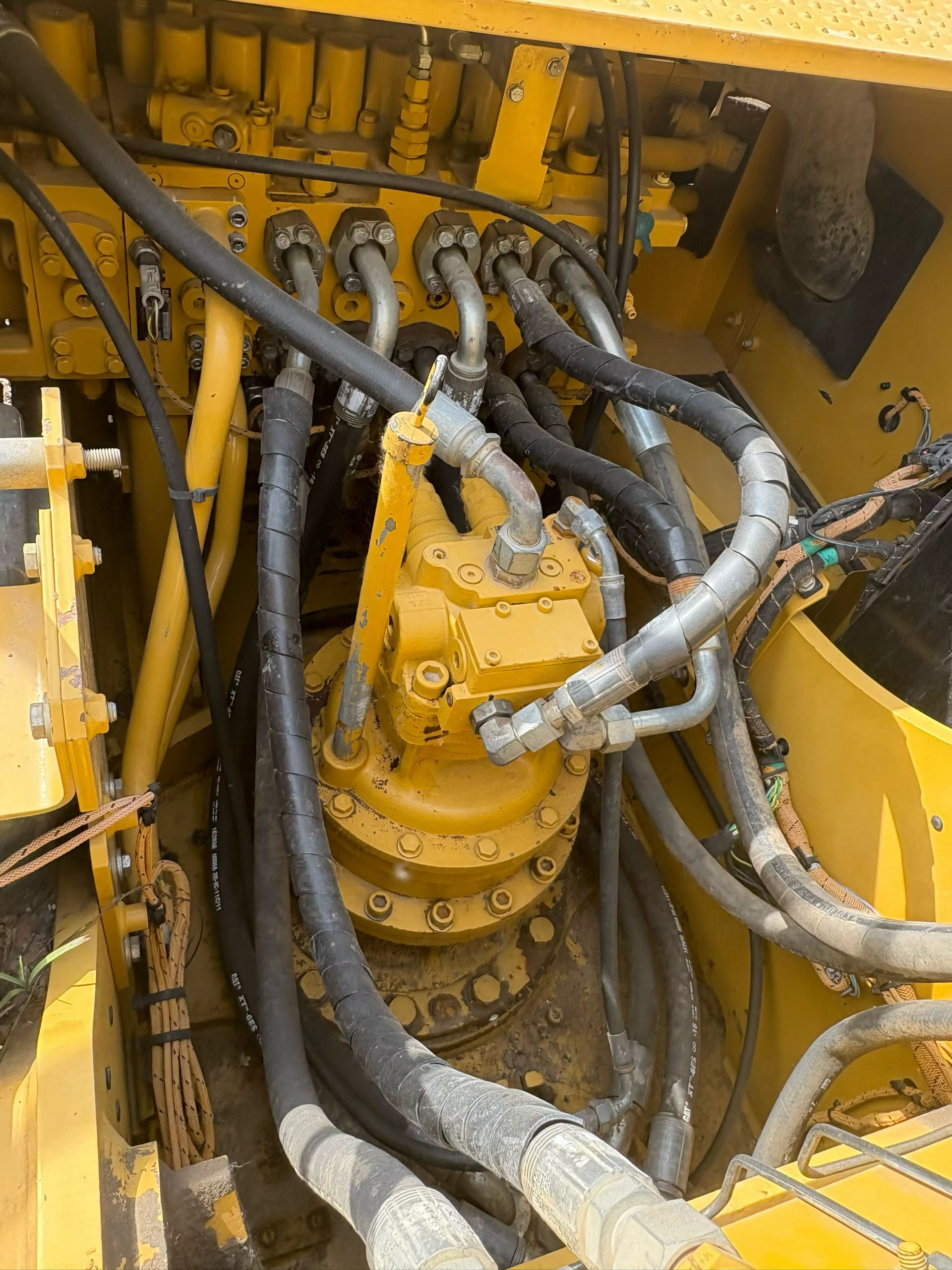 Buy Caterpillar 323 Used Excavator / 7