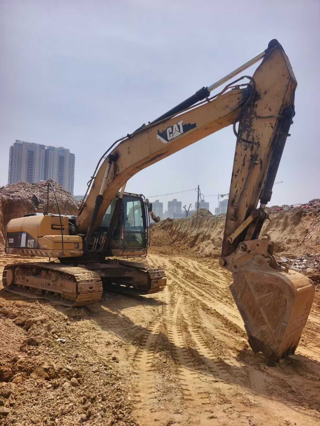 Buy Caterpillar 320A Used Excavator / 2