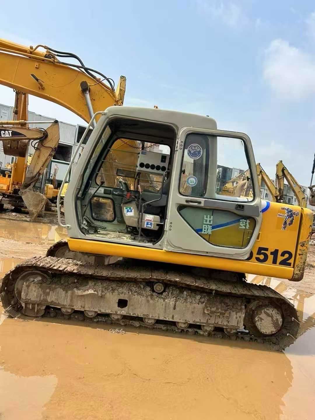 Buy Kato HD512-6 Used Excavator / 7