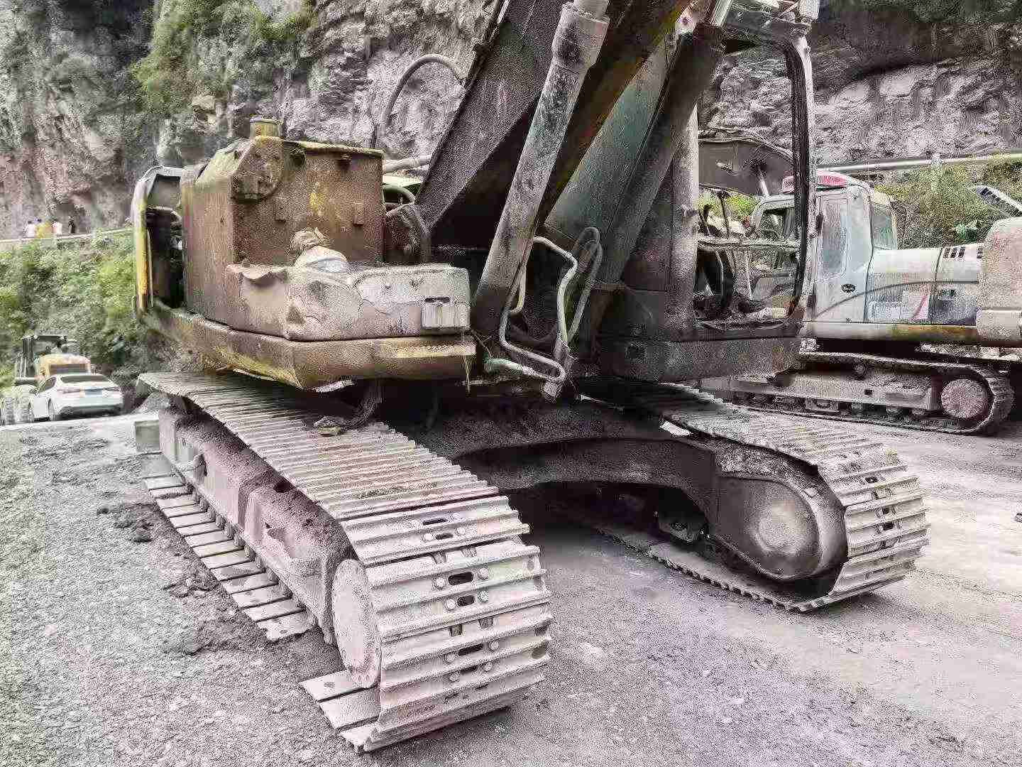 Buy Caterpillar 320D Used Excavator / 8