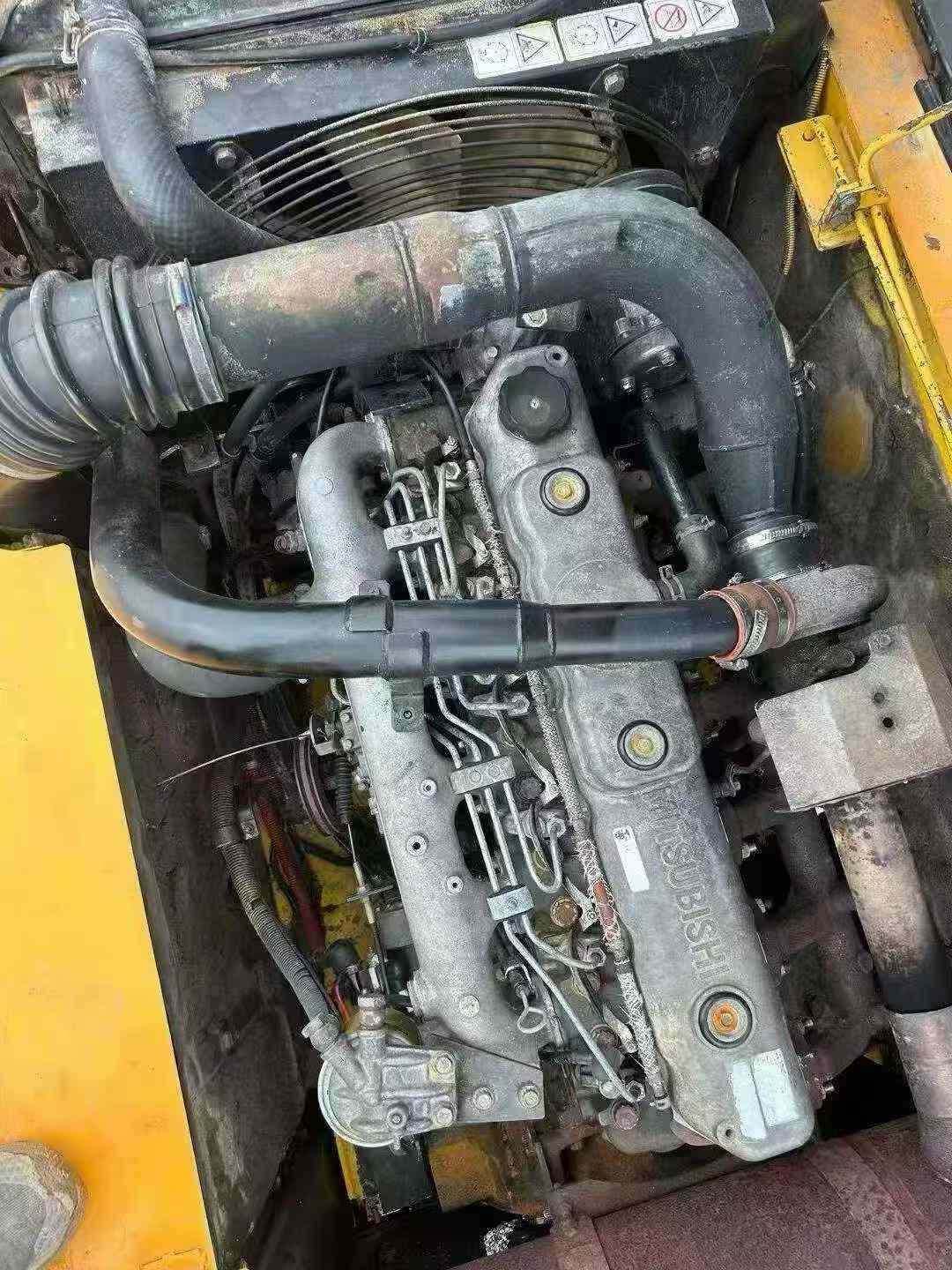 Buy Kato 820-3SP Used Excavator / 3