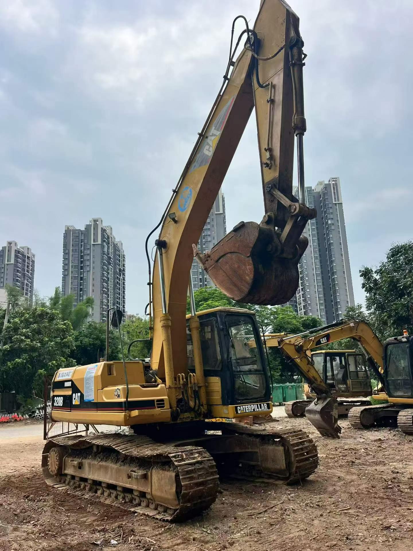 Buy Caterpillar 320B Used Excavator / 2