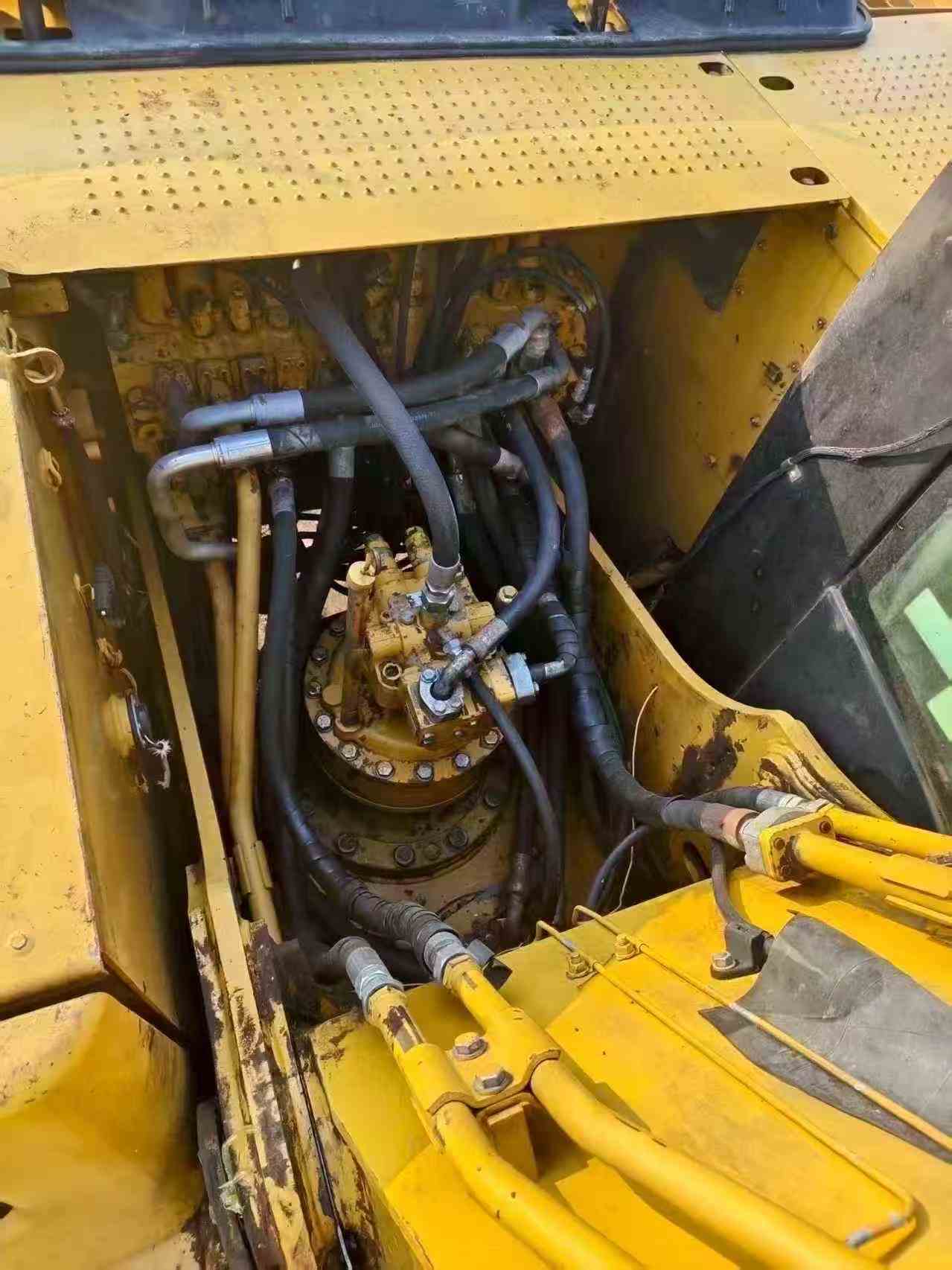 Buy Caterpillar 323 Used Excavator / 8