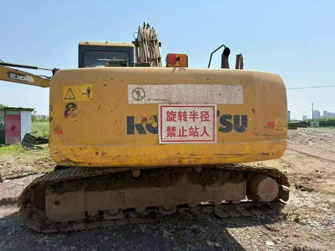 Buy Komatsu PC200-7 Used Excavator / 2