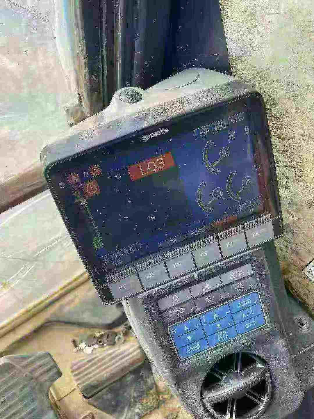 Buy Komatsu WA500-3 Used Excavator / 4