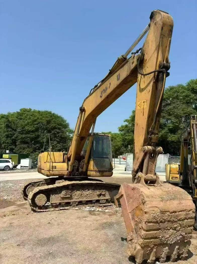 Buy Komatsu PC200-7 Used Excavator / 7