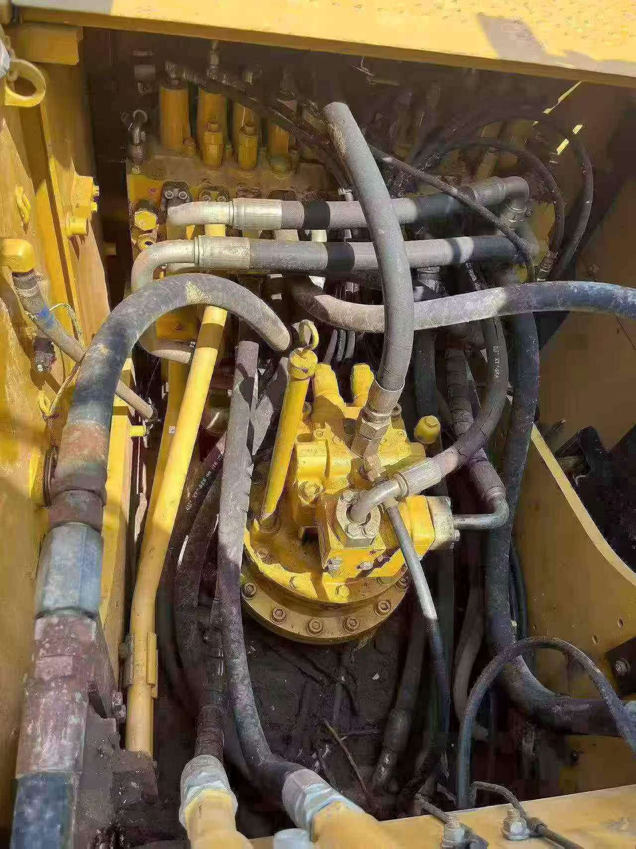 Buy Caterpillar 320D Used Excavator / 5