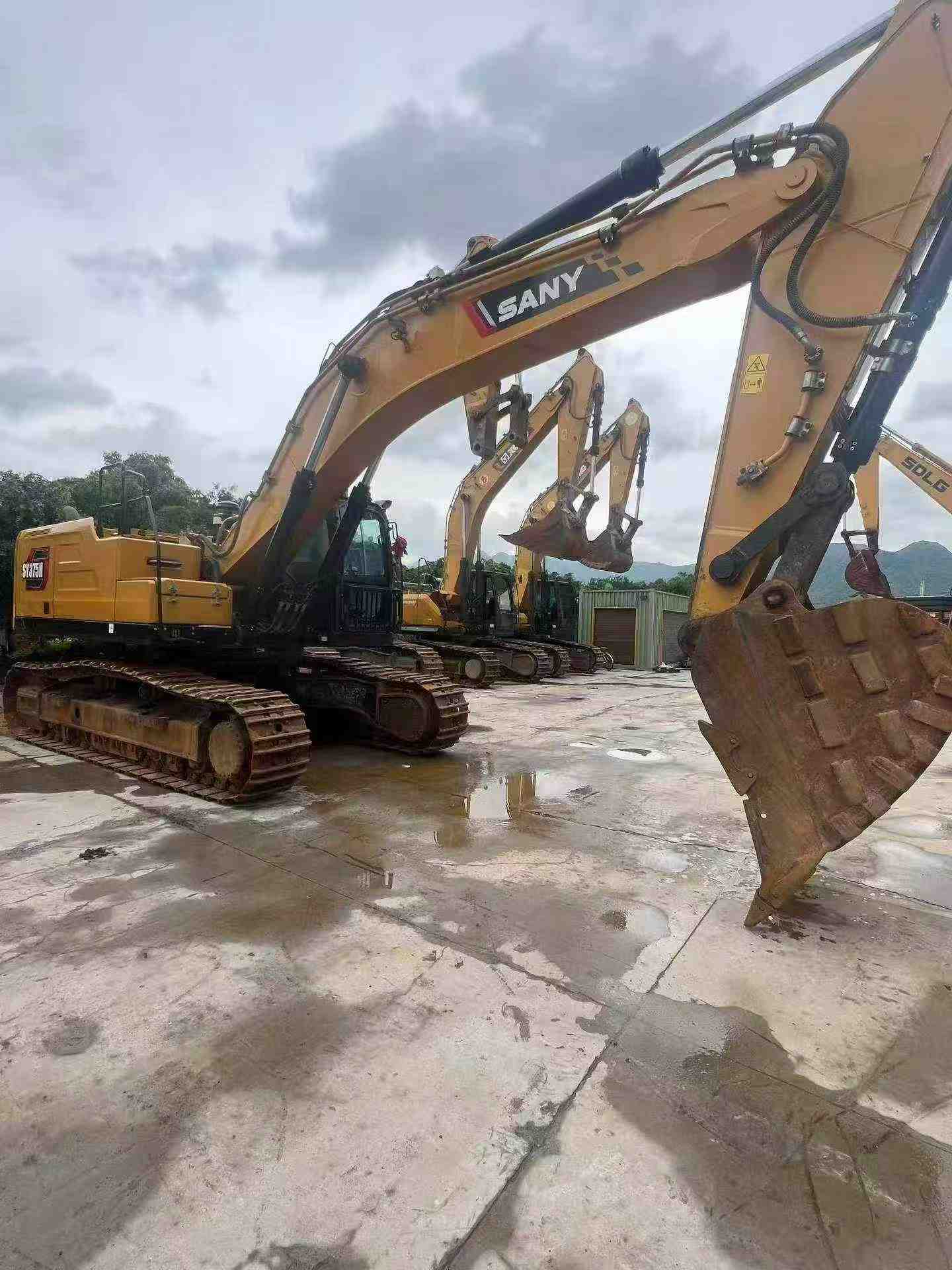 Buy Sany SY375H Used Excavator / 9