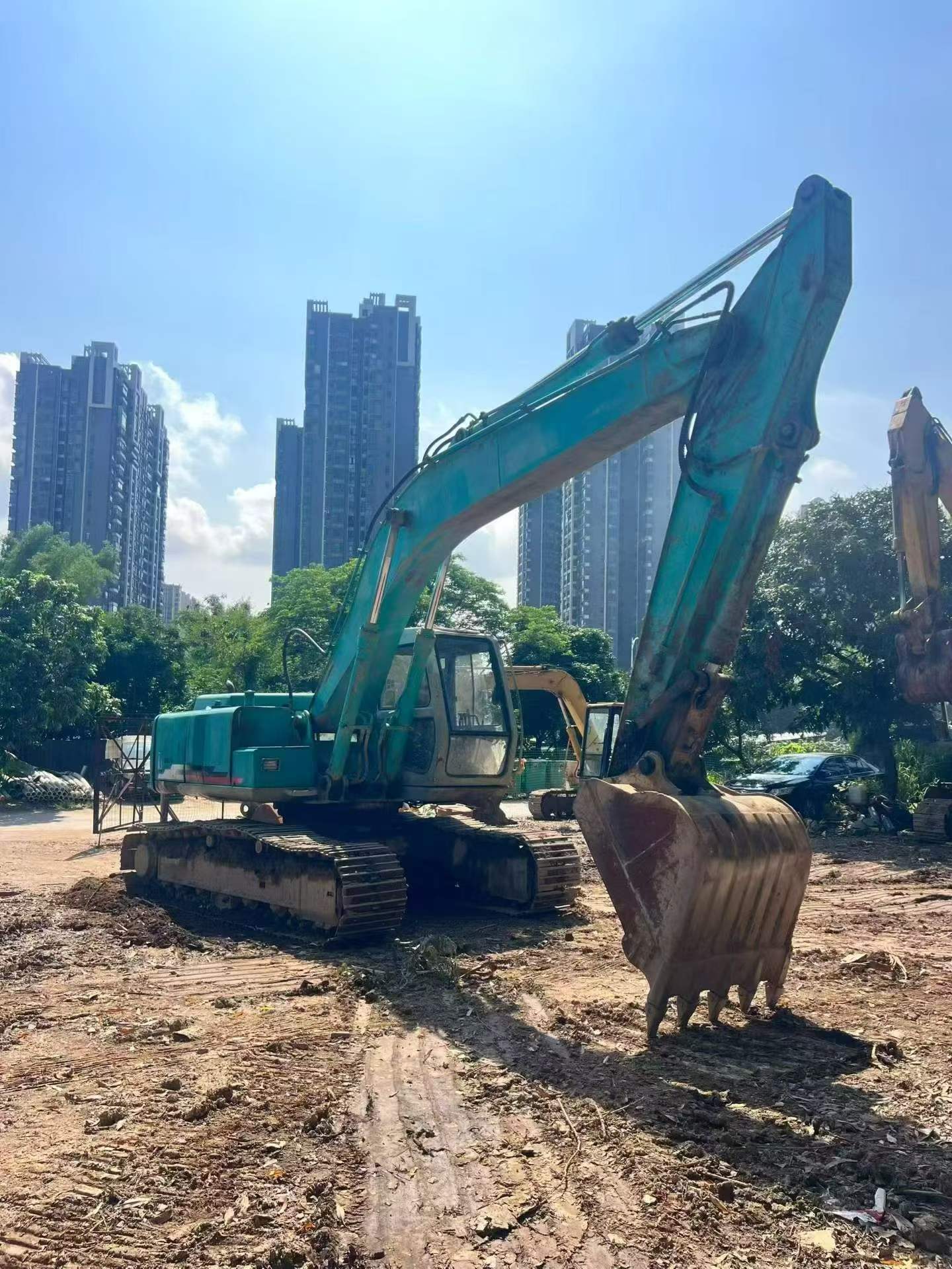 شراء حفارة Sumitomo SH200A1 مستعملة / 2