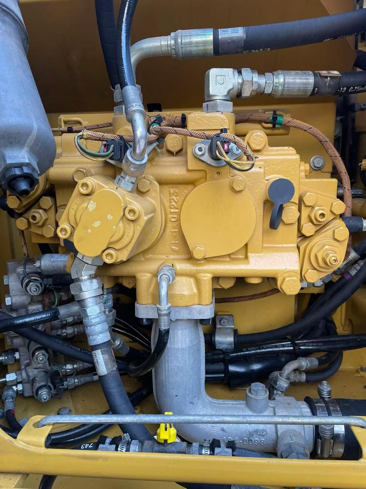 Купить Подержанный Экскаватор Caterpillar 313D / 5