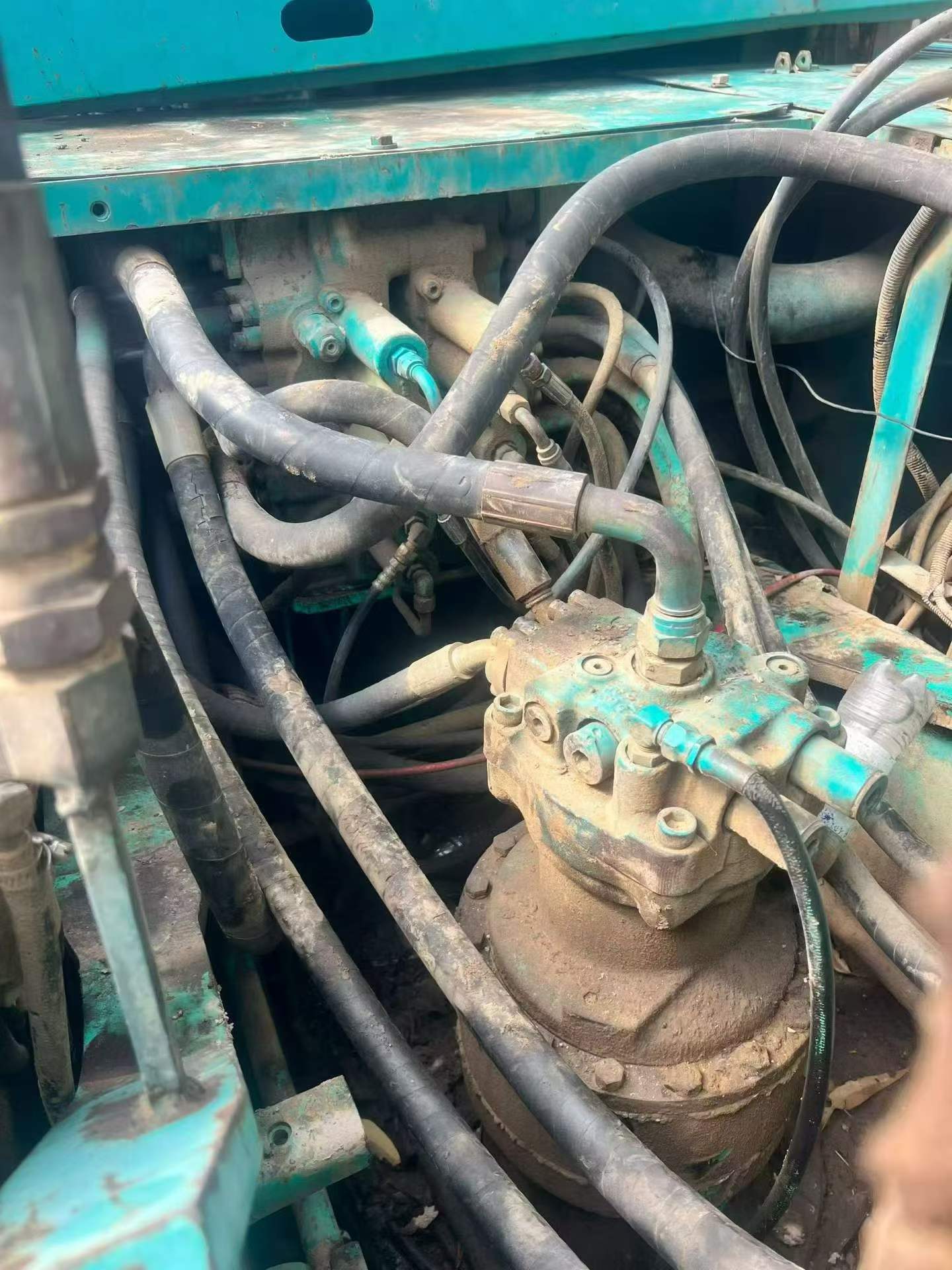 شراء حفارة Sumitomo SH200A1 مستعملة / 4