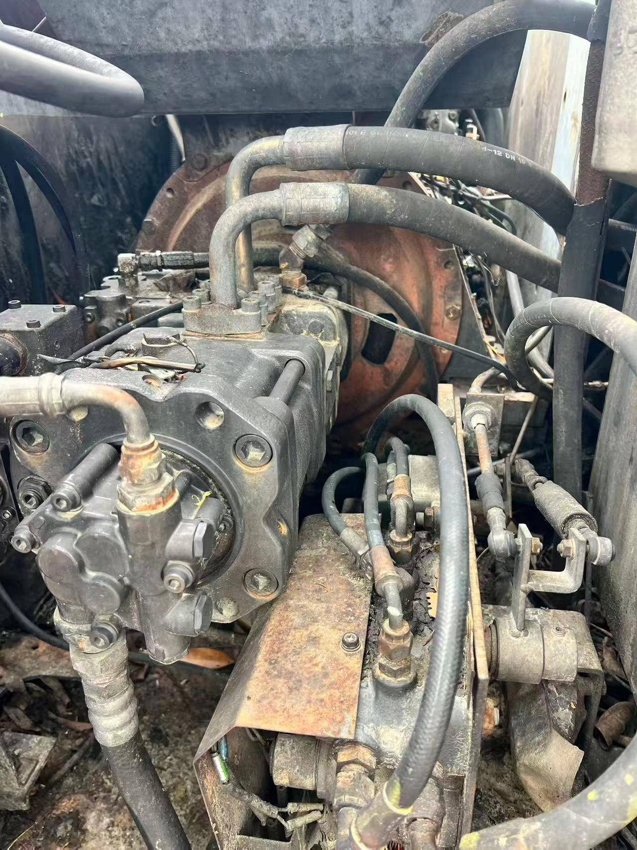شراء حفارة Sumitomo SH120A2 مستعملة / 6