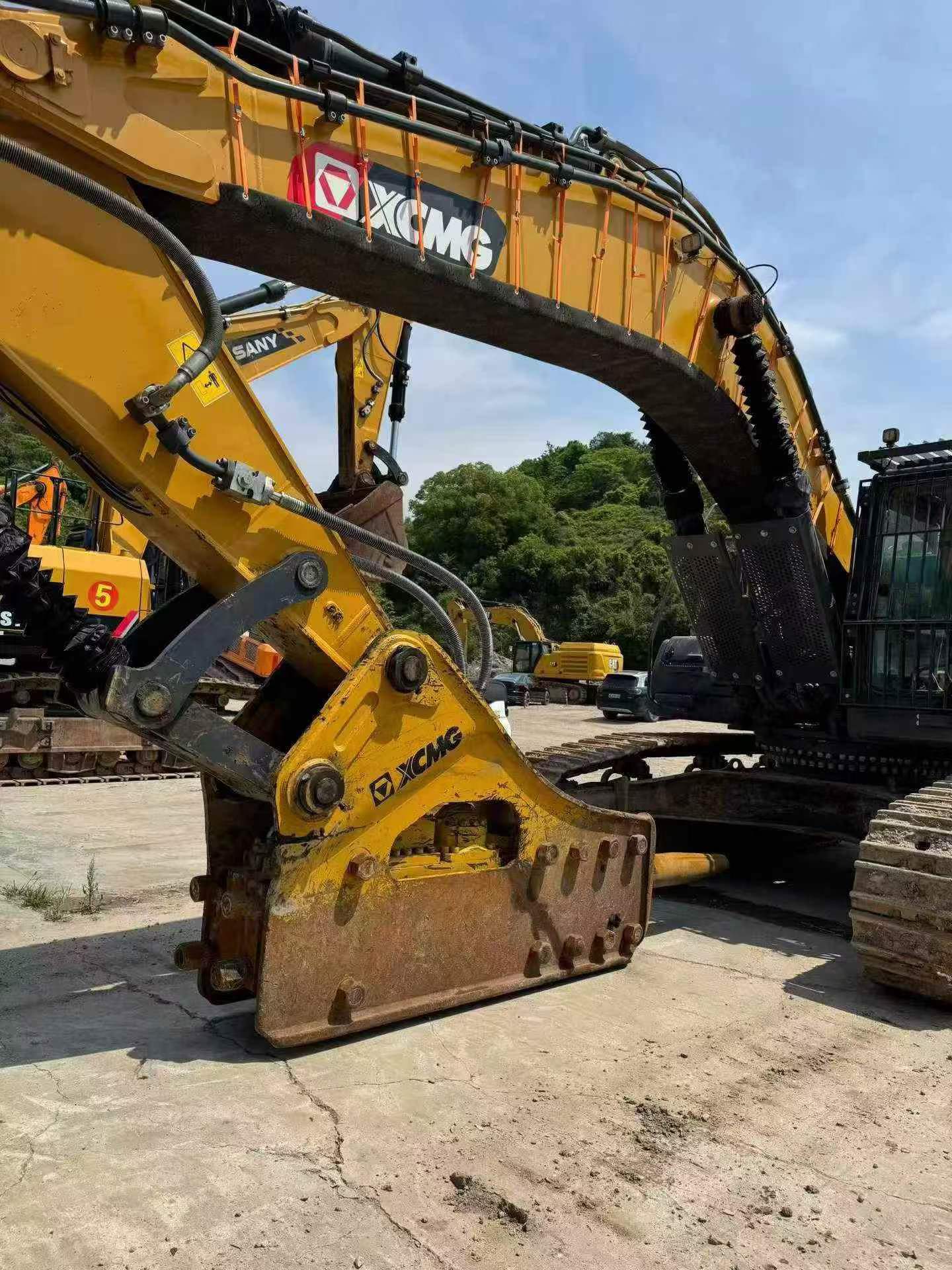 Compre Excavadora XCMG XE600DK Usada / 7