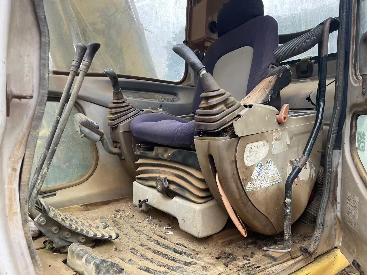 شراء حفارة Sumitomo SH120Z3 مستعملة / 3