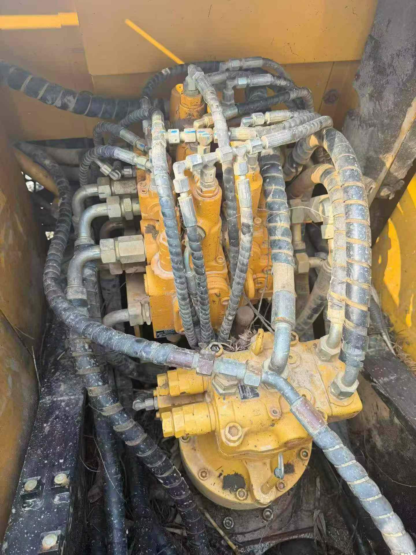 شراء حفارة Sany SY135 مستعملة / 5