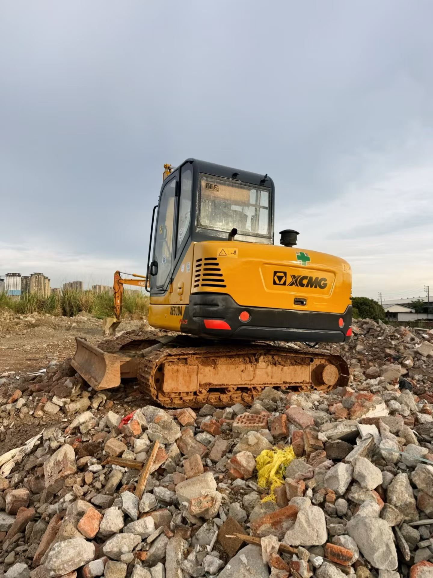 Buy XCMG XE60 Used Excavator / 2