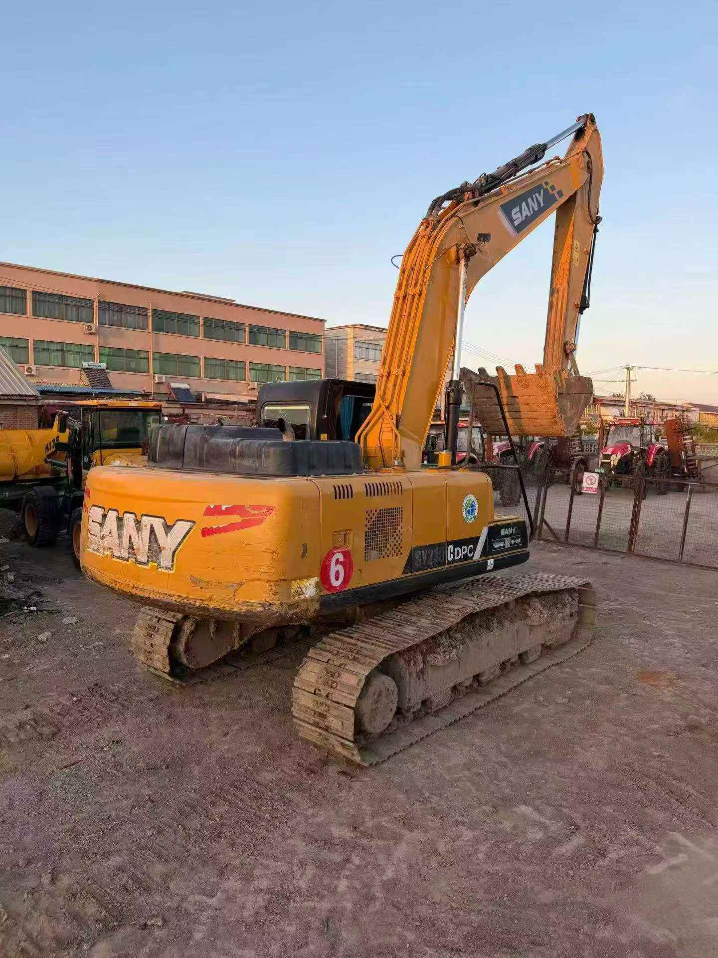 شراء حفارة Sany SY205C مستعملة / 2
