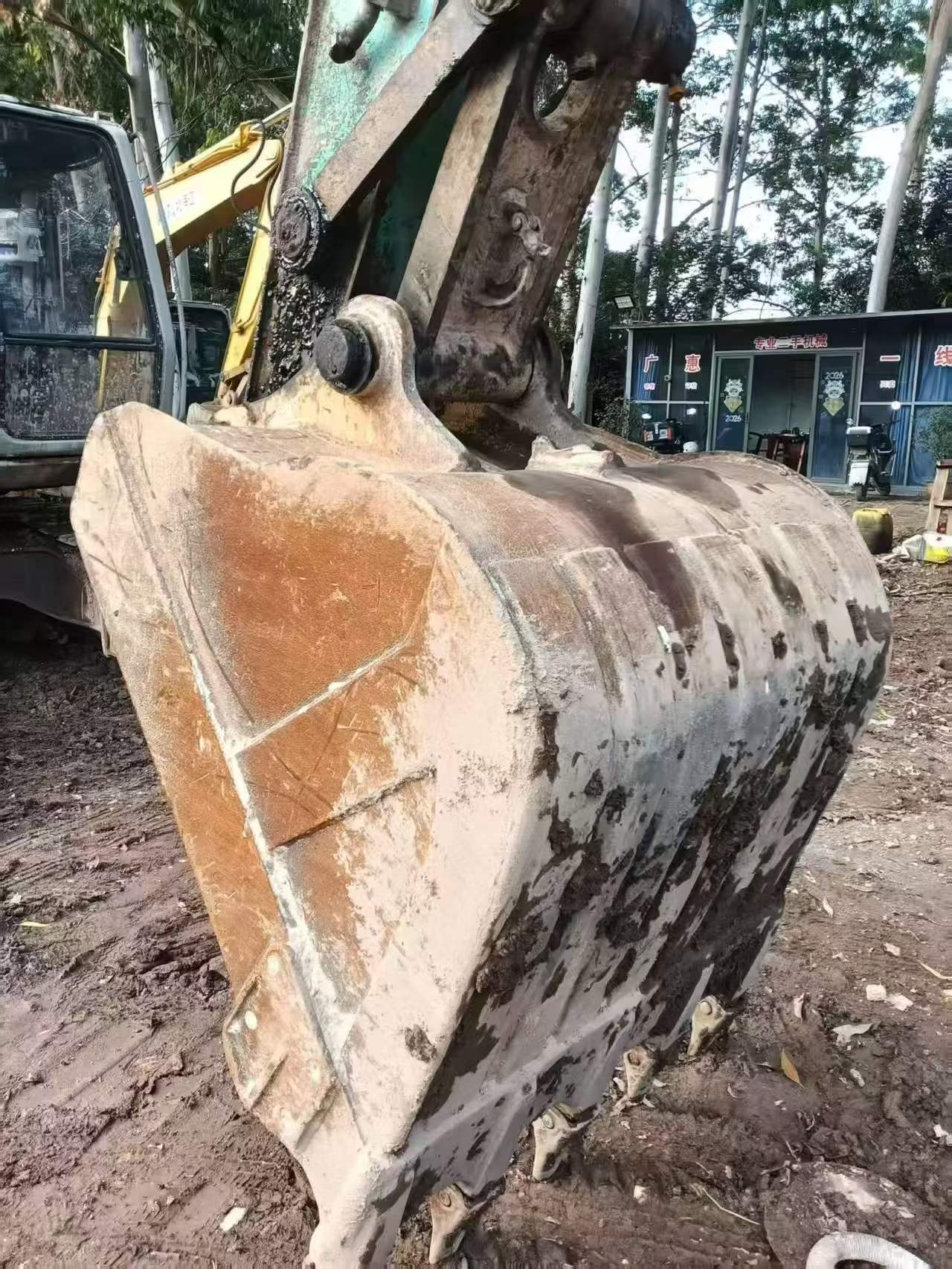 شراء حفارة Sumitomo SH200A1 مستعملة / 9
