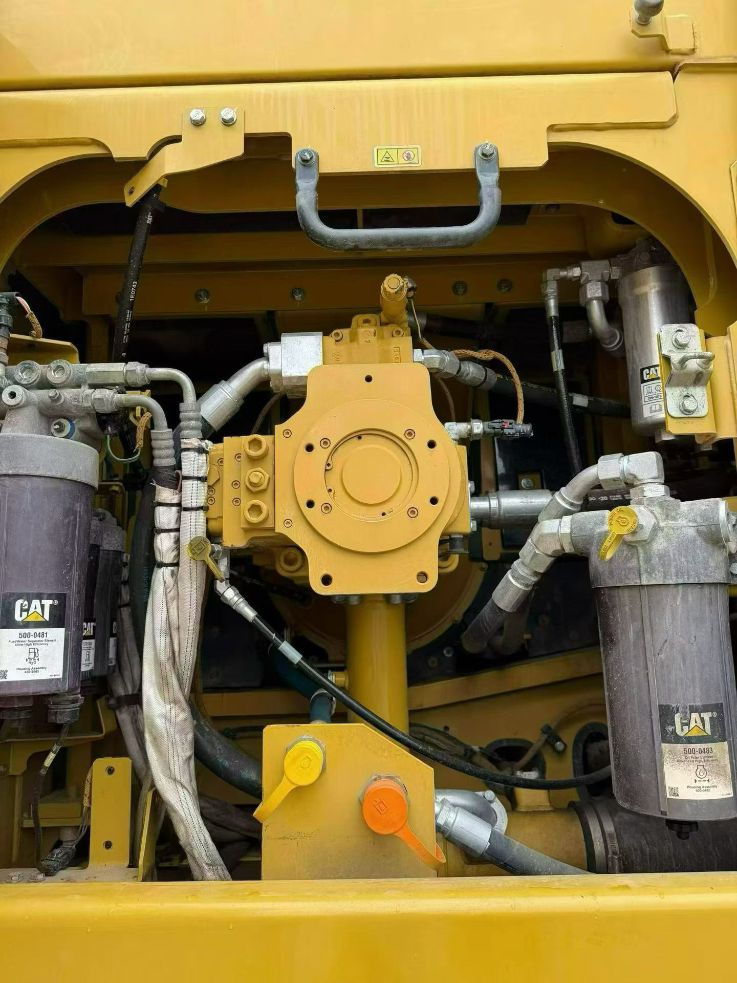 Buy Caterpillar CAT352  Used Excavator / 9