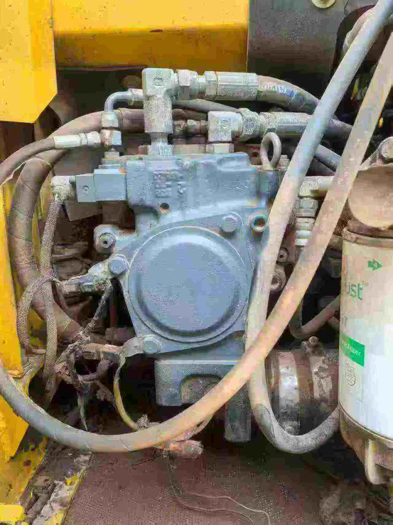 Купить Подержанный Экскаватор Komatsu PC130 / 3